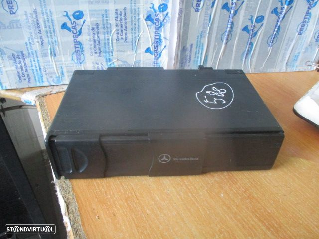 Radios A2038209089 MERCEDES W203 2000 ORIGINAL MC3010 MERCEDES W209 CLK 2003 ORIGINAL MC3010 MERCEDES CLASSE C 2 W203 FASE 1 2003 2.2CDI 143CV 4P CINZA MERCEDES W463 2002 G400CDI 250CV 5P AZUL - 5