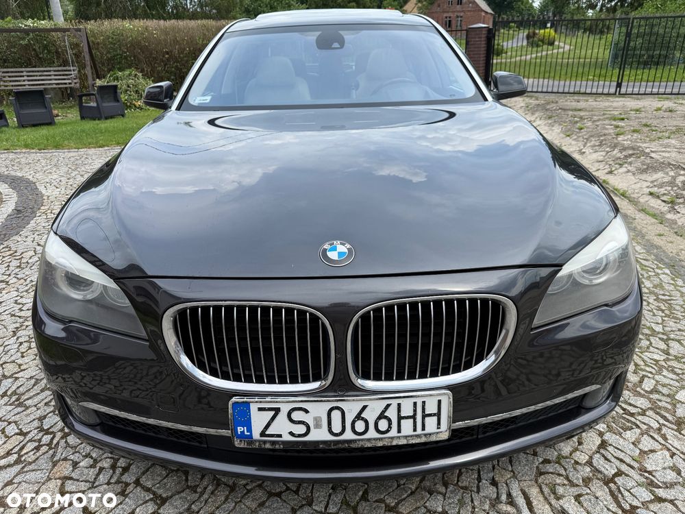 BMW Seria 7 750i xDrive - 7