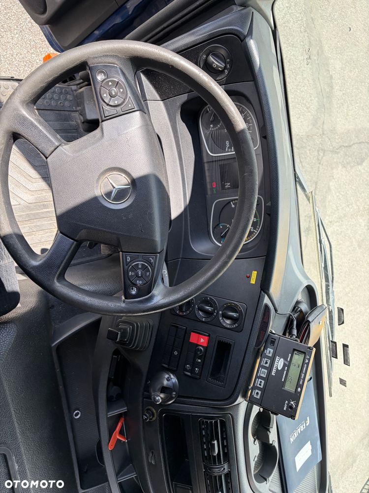 Mercedes-Benz Atego 1530  6 osobowe ( kanapa) kontener izoterma kurierka - 4