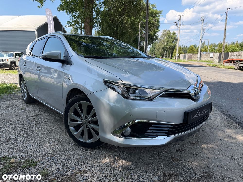 Toyota Auris Hybrid 135 Prestige - 2