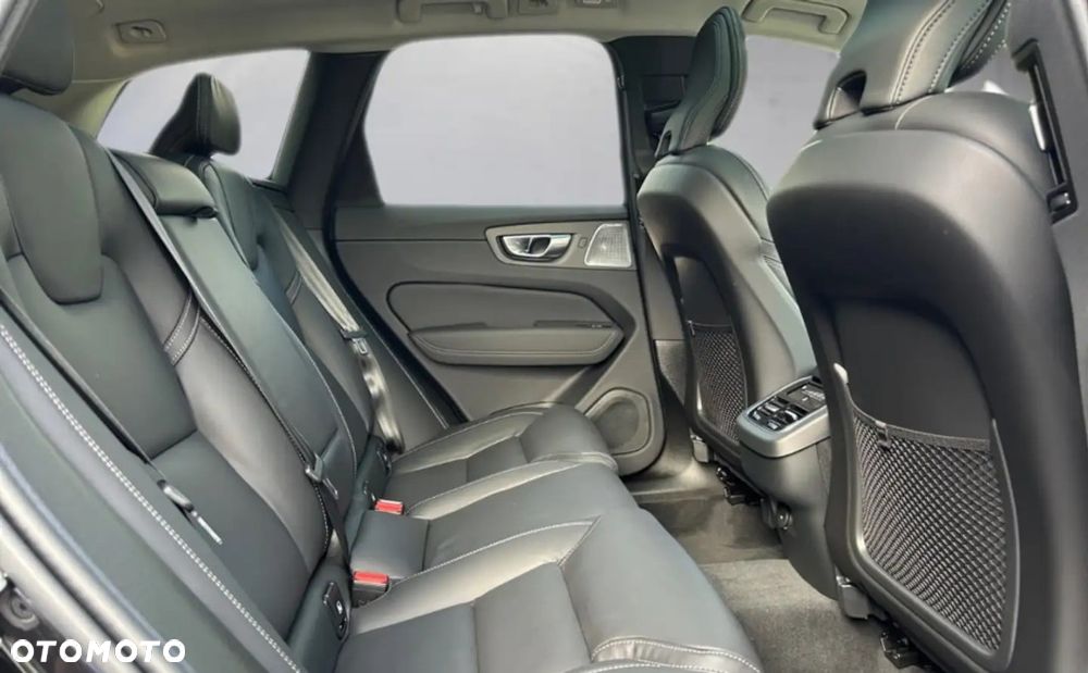 Volvo XC 60 B5 B AWD Ultra Dark - 7