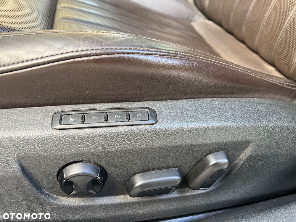 Skoda Superb 2.0 TDI DSG L&K - 30