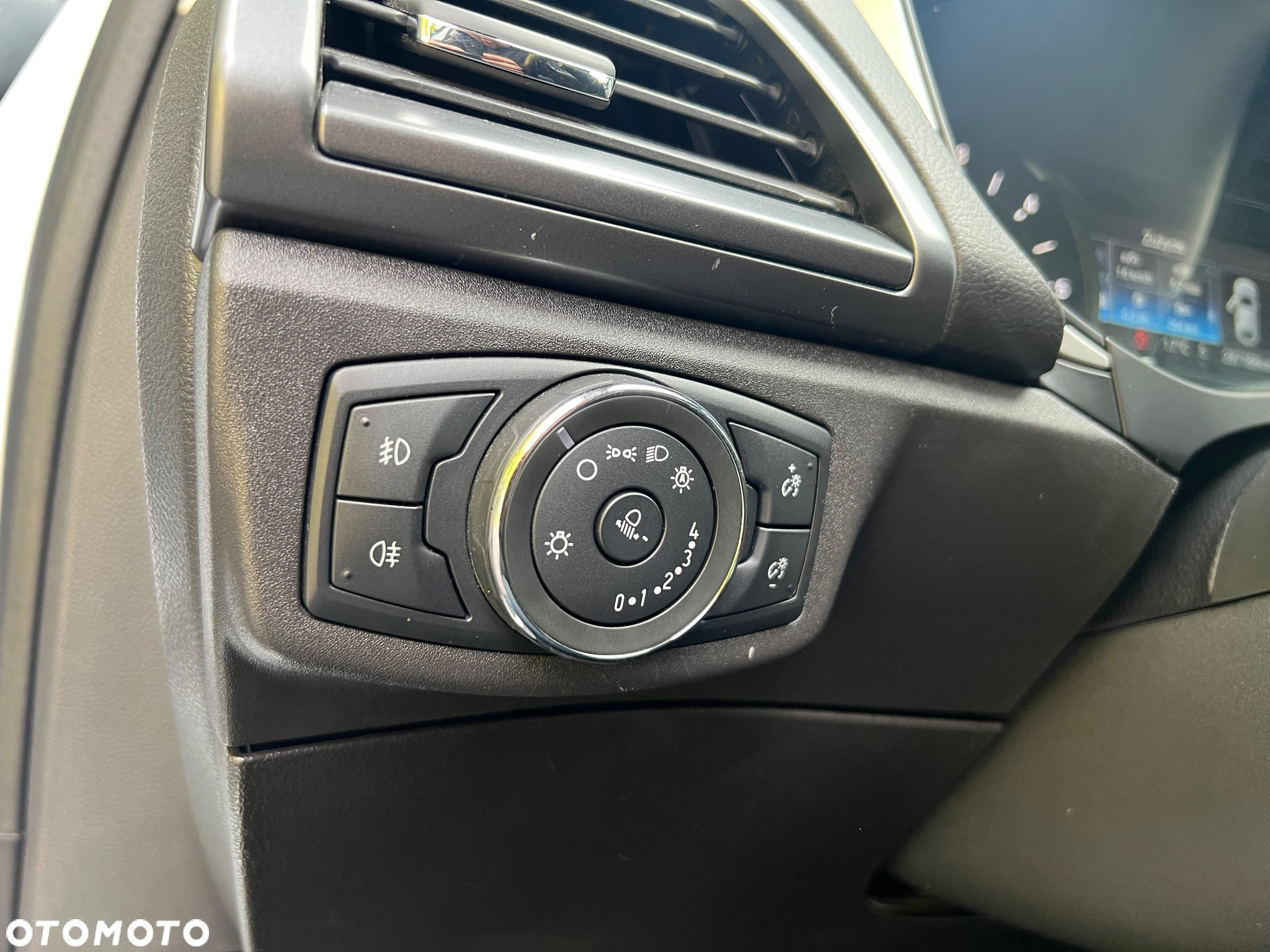 Ford Mondeo 2.0 TDCi Ambiente - 30