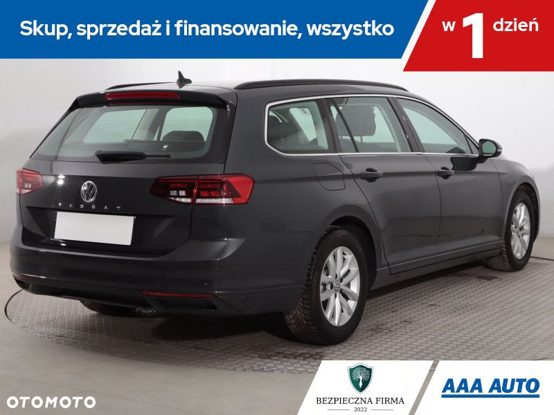 Volkswagen Passat - 6
