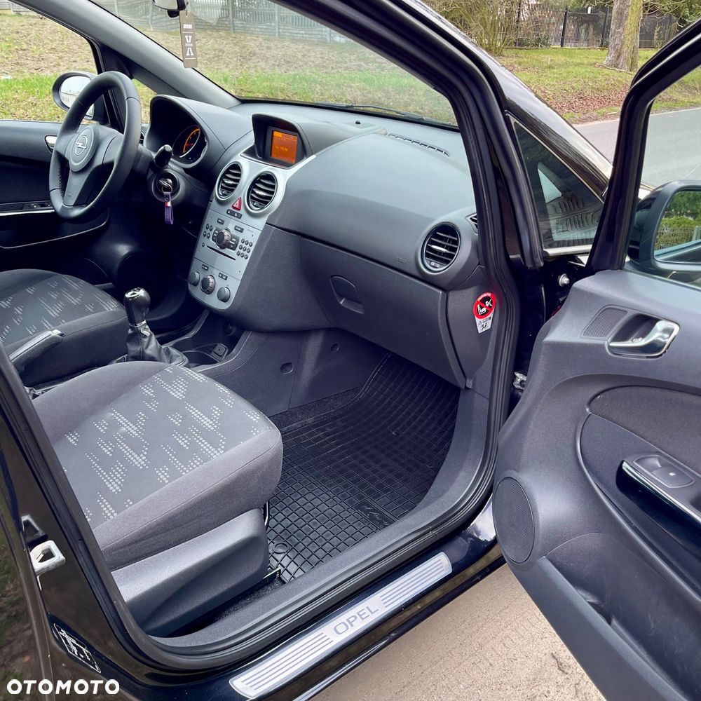 Opel Corsa 1.4 16V Color Edition - 29