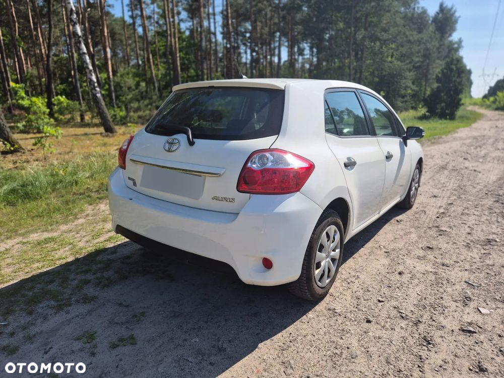 Toyota Auris 1.4 D-4D Luna EU5 - 9