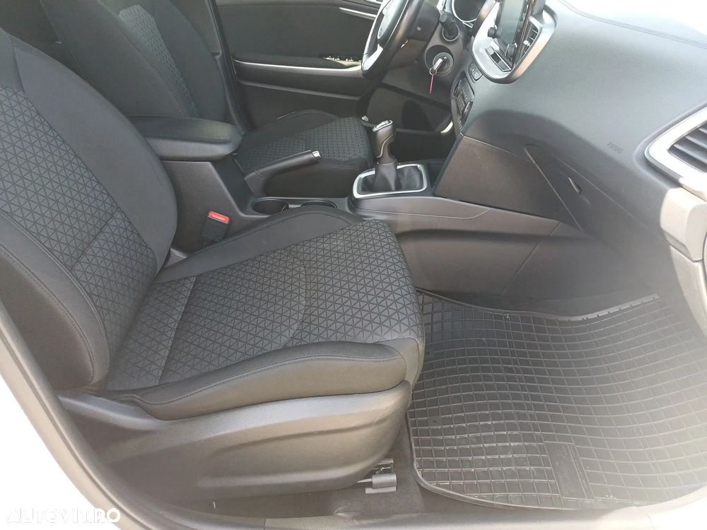 Kia Ceed - 24