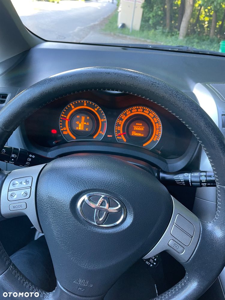 Toyota Auris 2.0 D-4D Premium - 6