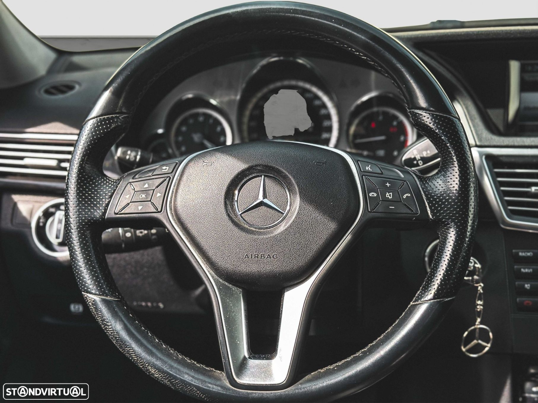 Mercedes-Benz E 220 CDi Avantgarde BlueEfficiency Auto - 23