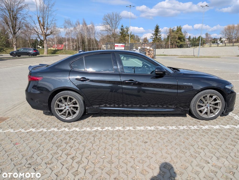 Alfa Romeo Giulia 2.0 Turbo 16V AT8-Q4 Veloce - 6