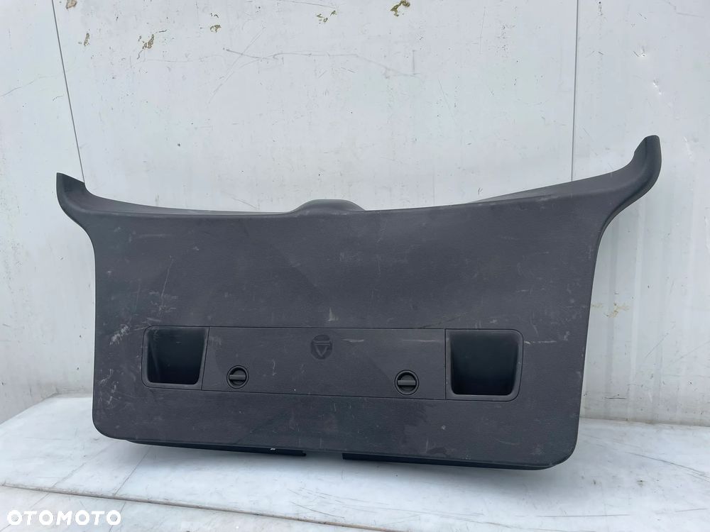 OSŁONA OBUDOWA KLAPY BAGAŻNIKA VW TOURAN I 1T0867601D - 2