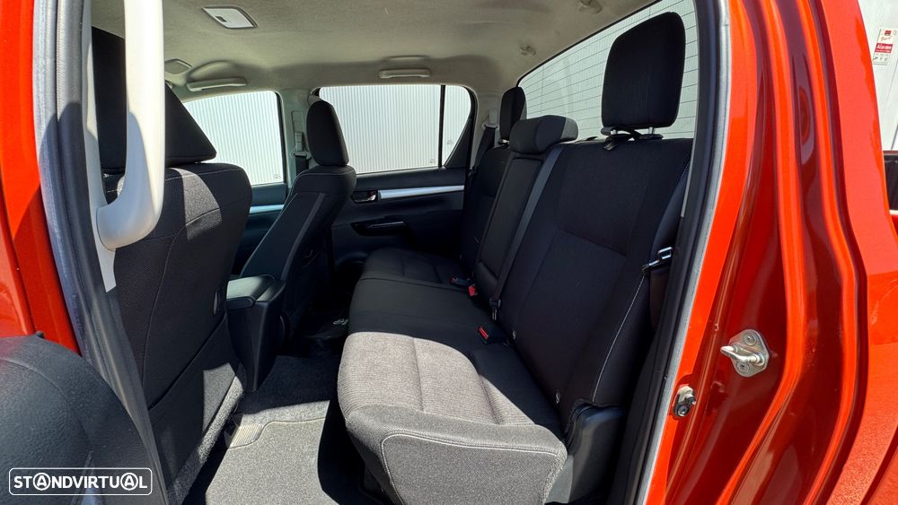 Toyota Hilux 2.4 D-4D 4WD Tracker - 4