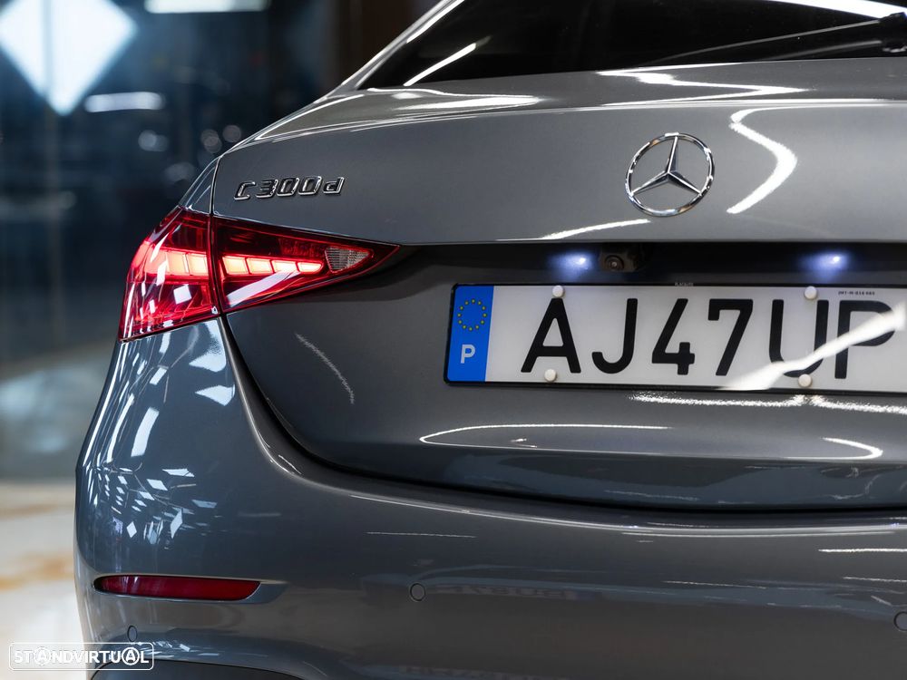 Mercedes-Benz C 300 d AMG Line - 24