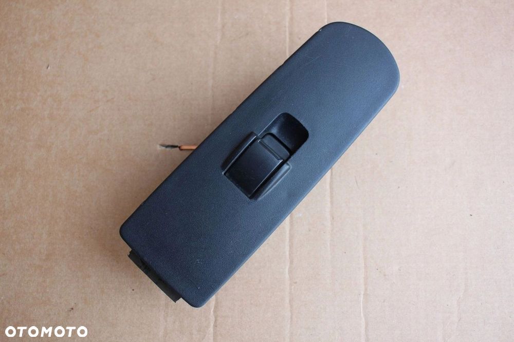 Przełącznik el szyb PRAWY pasażer MITSUBISHI COLT Z30 VI MR587944 - 1