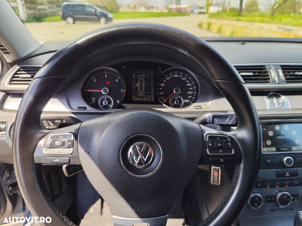 Volkswagen Passat - 13
