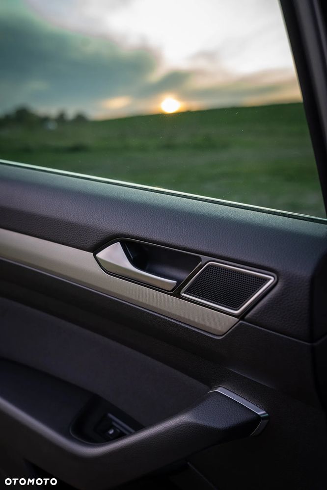 Volkswagen Passat - 18