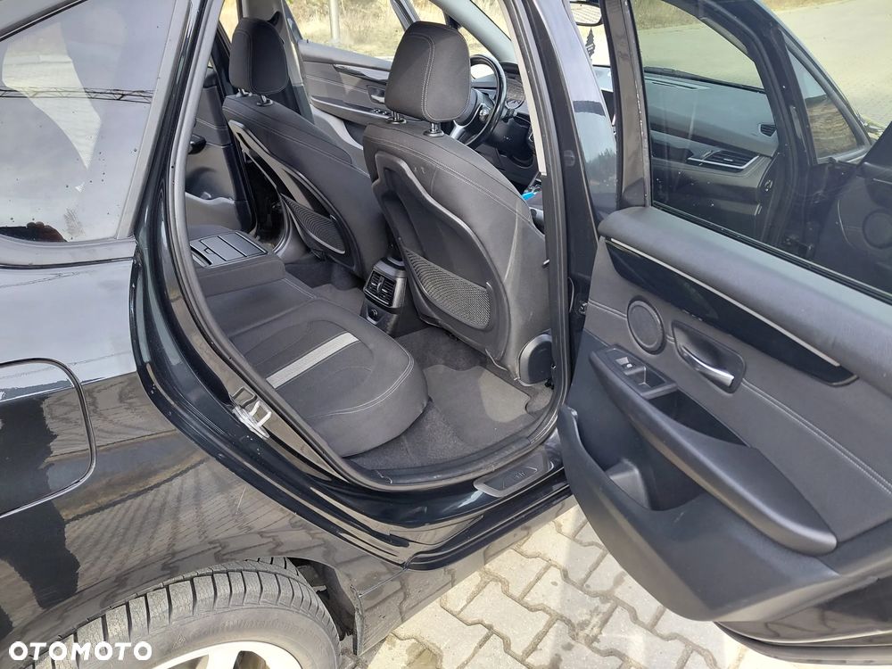 BMW Seria 2 220d xDrive M Sport - 10