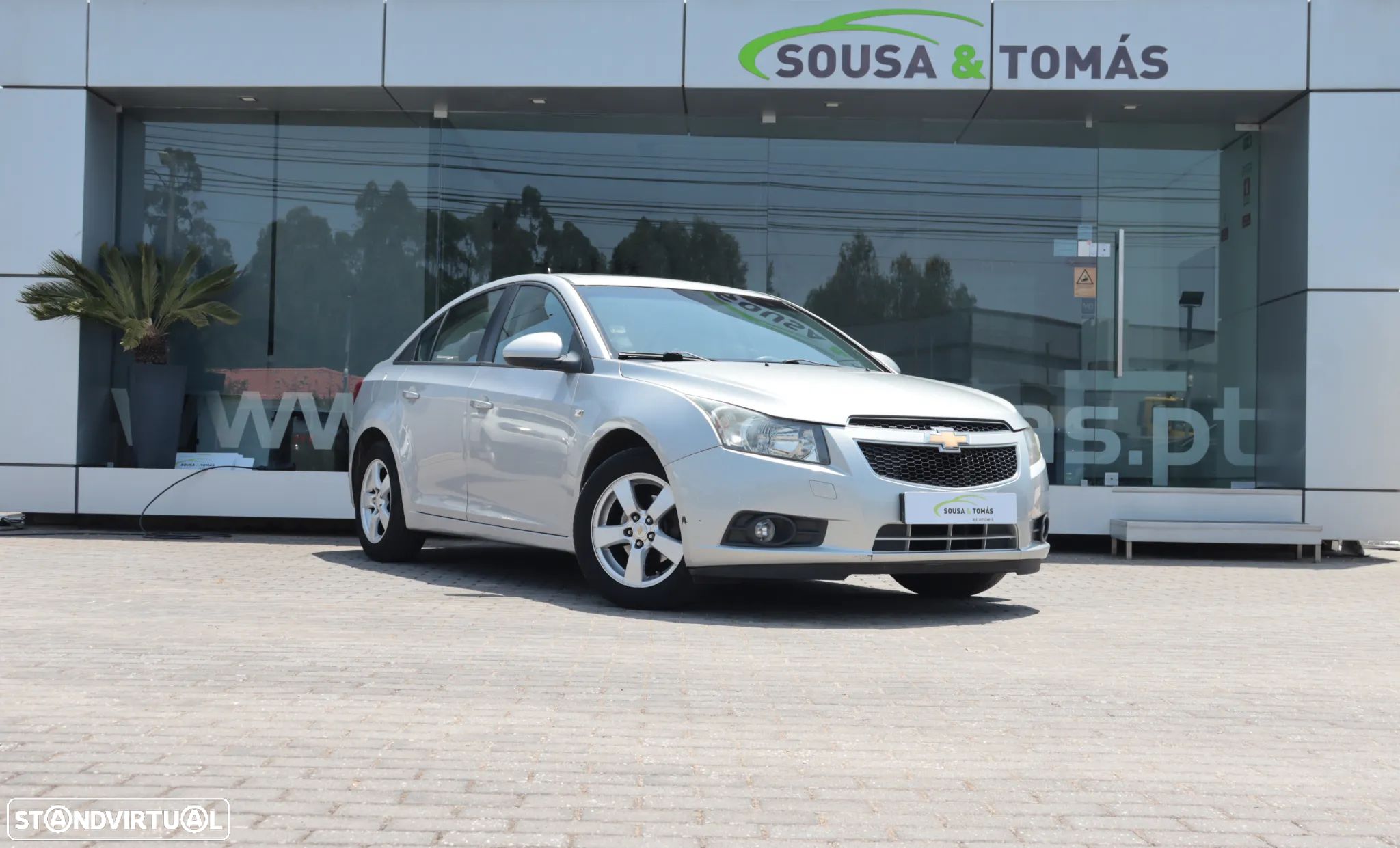 Chevrolet Cruze 1.6 LS - 1