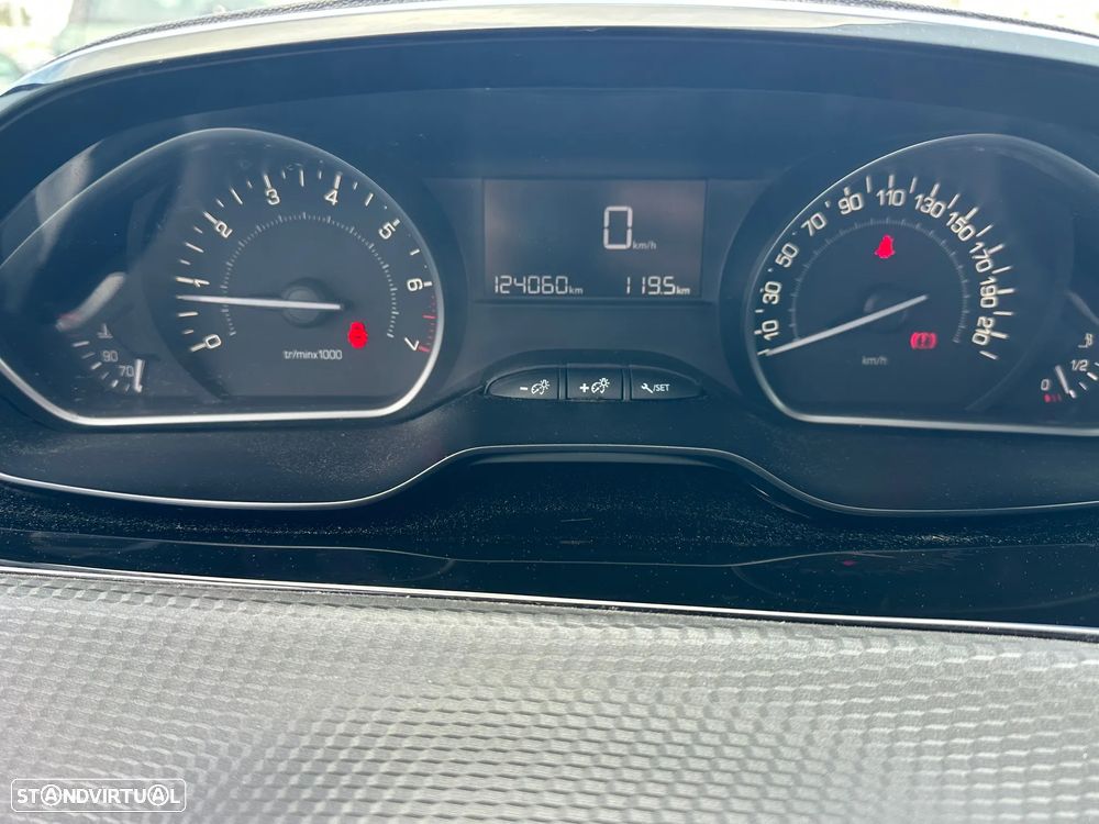 Peugeot 208 1.2 PureTech Style - 7
