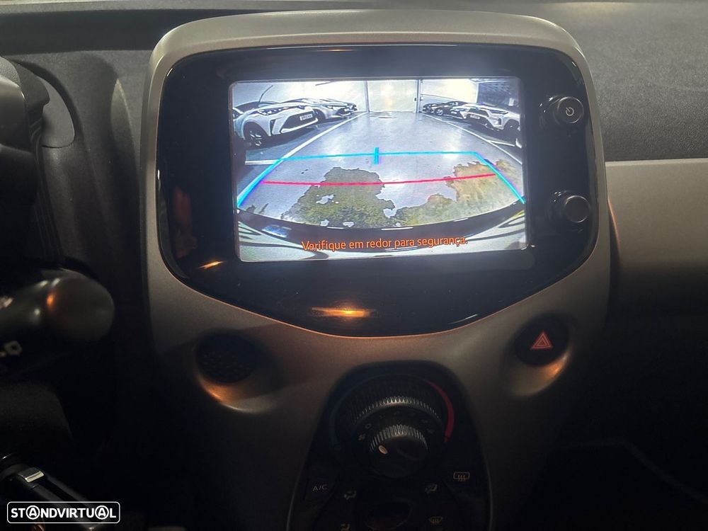 Toyota Aygo 1.0 X-Play - 17