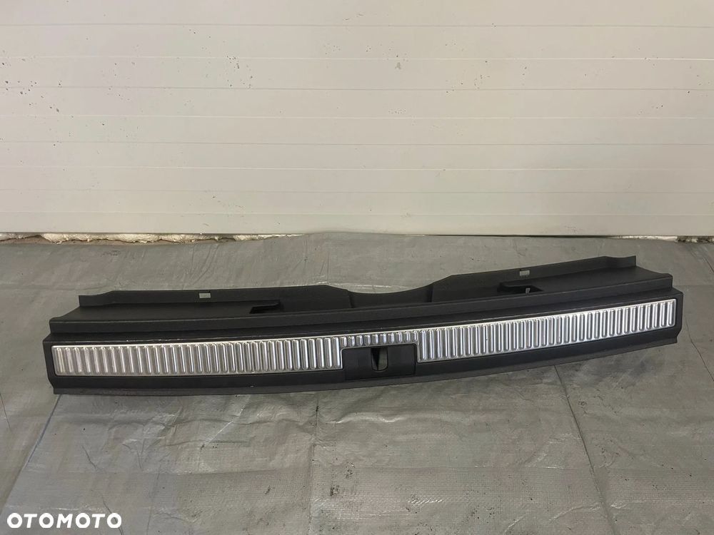Skoda Superb III kombi listwa progowa bagażnika 3v9863459 - 1