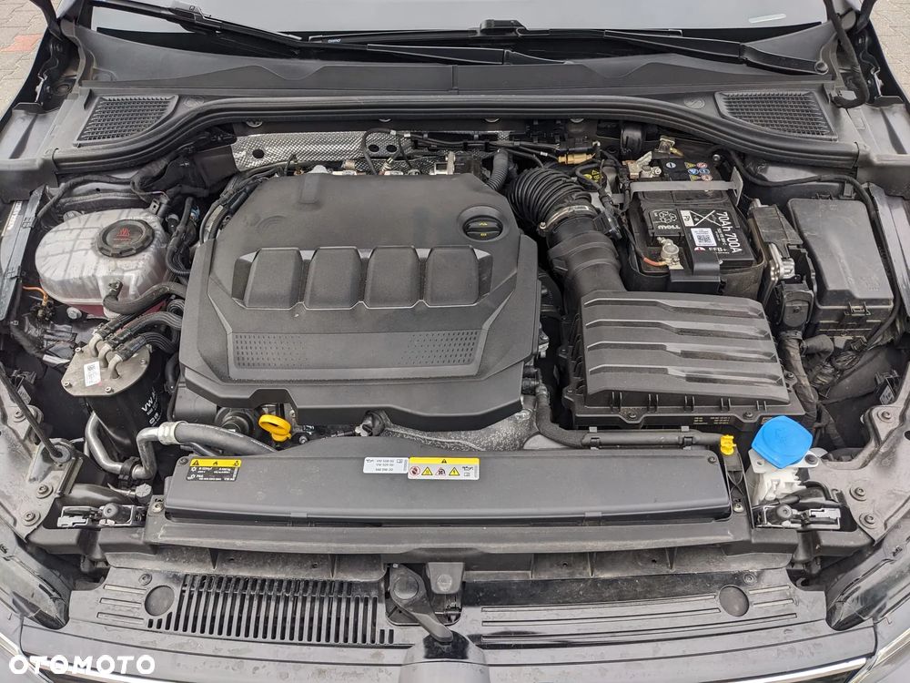 Volkswagen Golf - 22