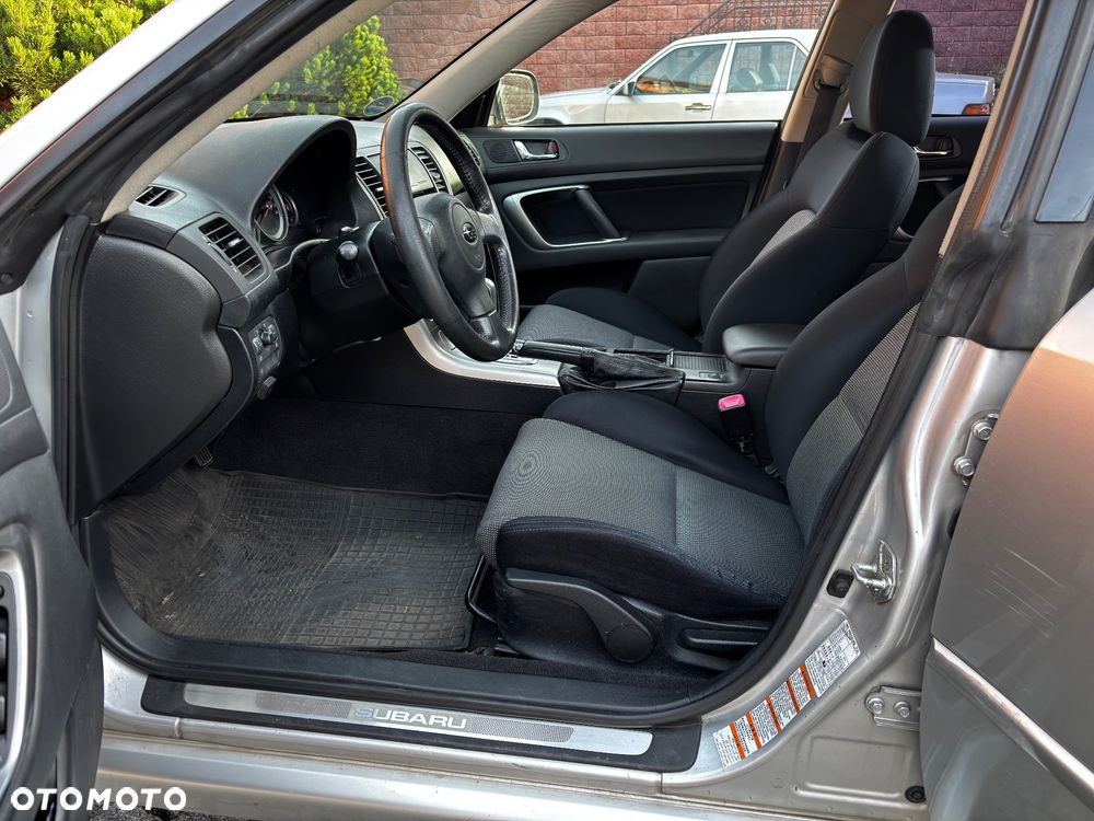 Subaru Legacy - 9