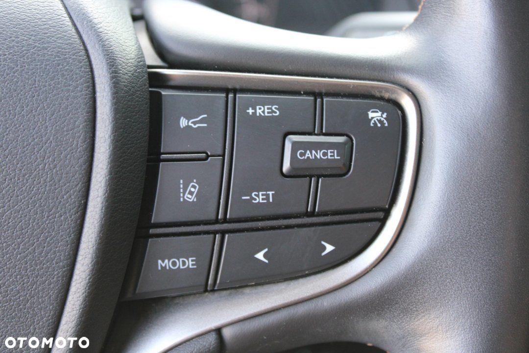 Lexus UX - 28