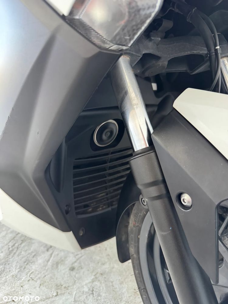 Yamaha X-max - 13