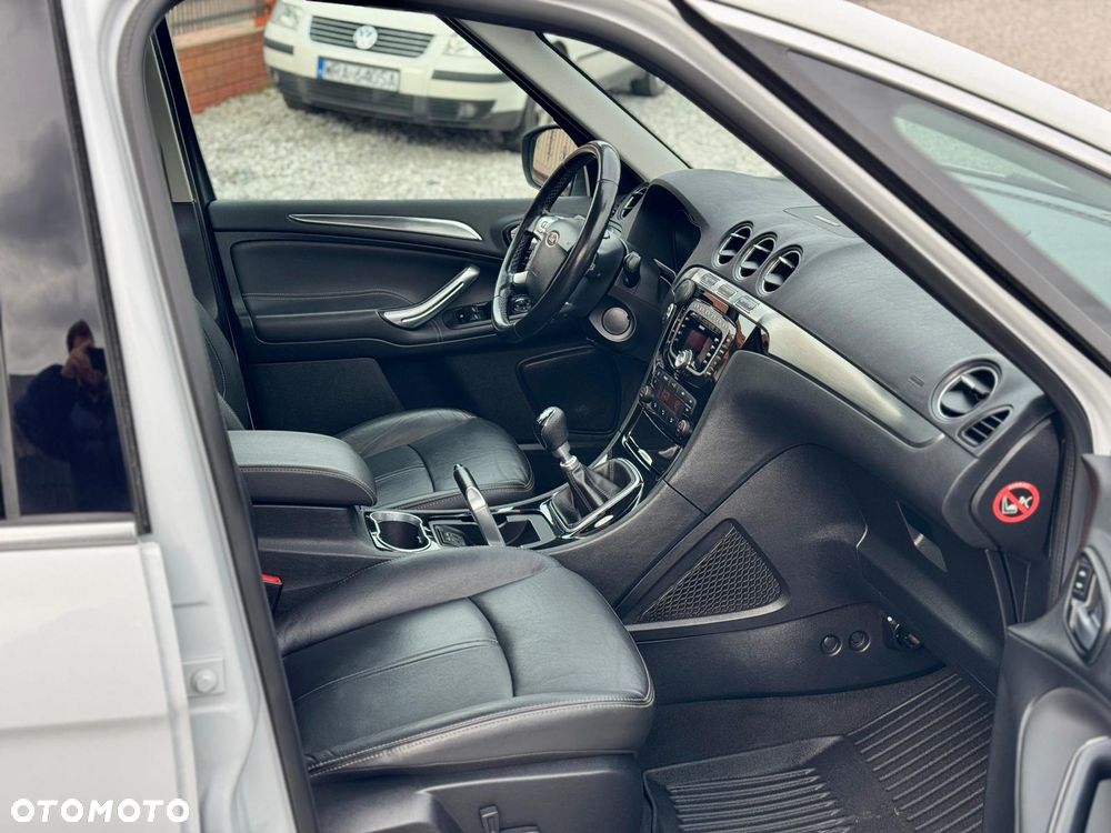 Ford S-Max 2.0 TDCi DPF Titanium X - 36