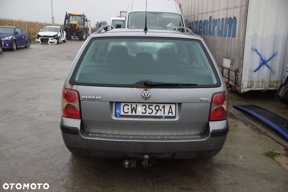 Auto na części - Volkswagen Passat B5 Lift 1.9 TDI 130 KM AWX GGB LA7T 2005R Silnik Skrzynia Drzwi Maska Klapa Zderzak Błotnik Szyba Lusterko Deska Kokpit Sterownik Moduł Czujnik Licznik Kierownica Panel - 4