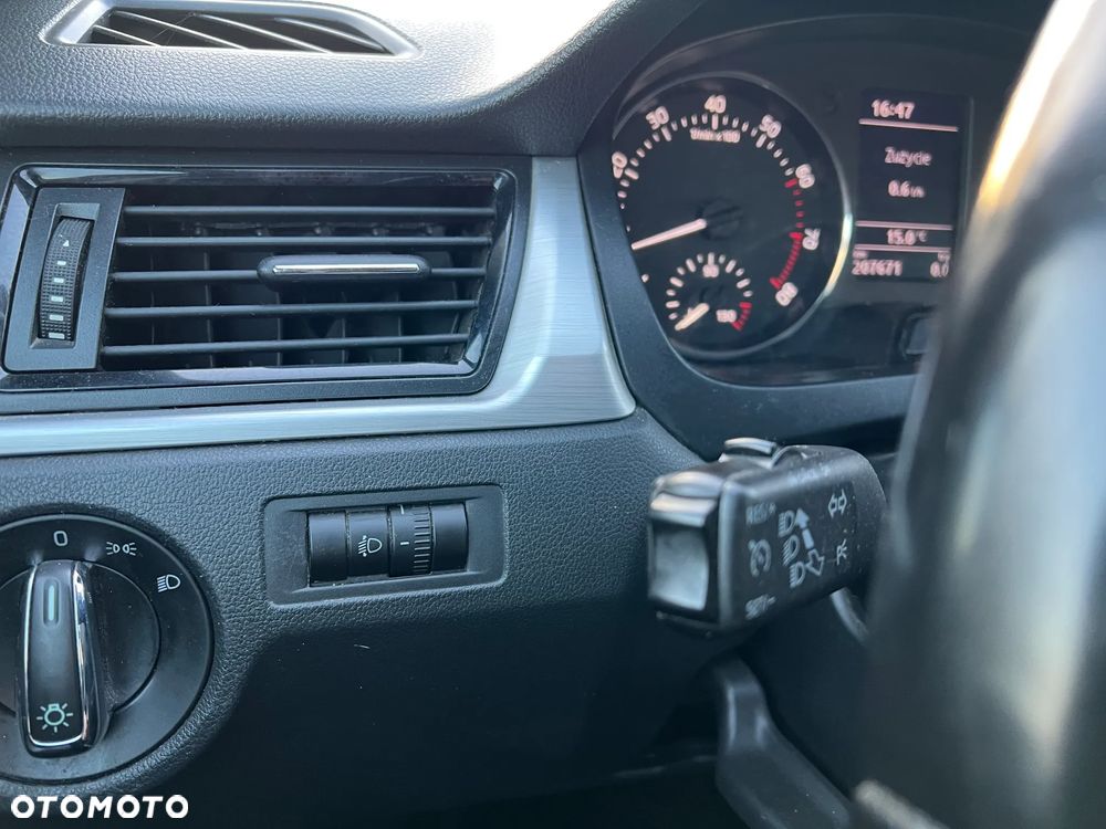 Skoda RAPID 1.2 TSI Ambition Green tec - 14