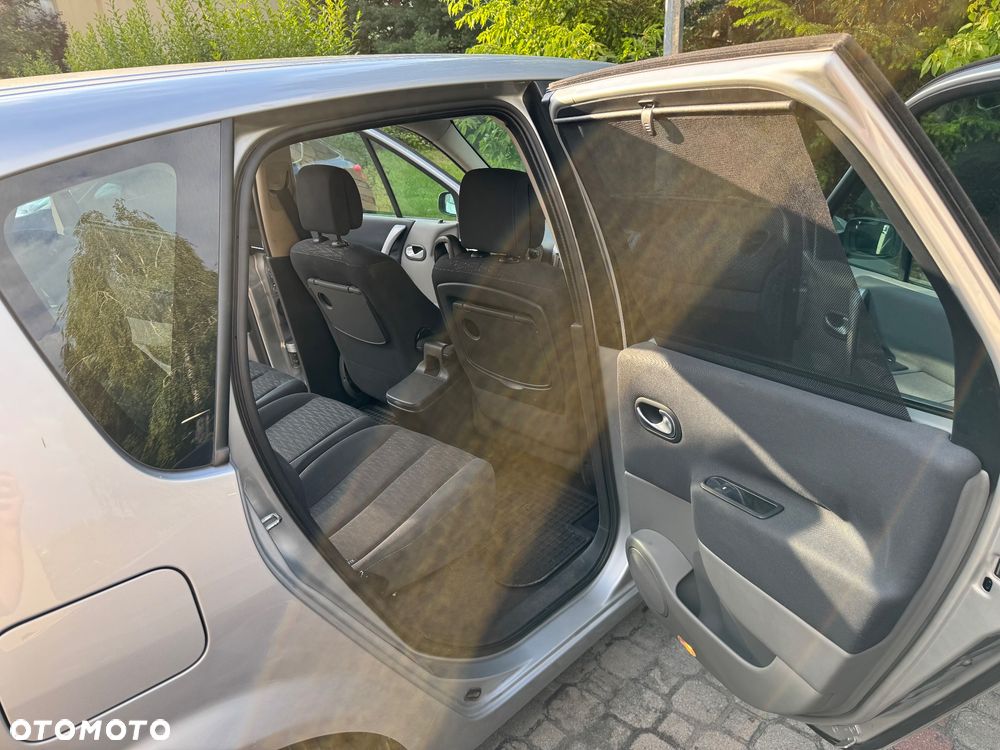 Renault Scenic - 17