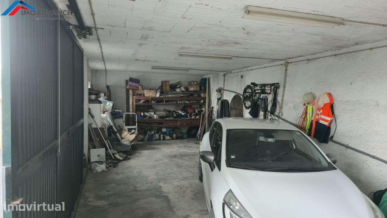 Moradia M4, nas Carvalhosas, a 3 kms da Quinta da Portela - Grande imagem: 4/54