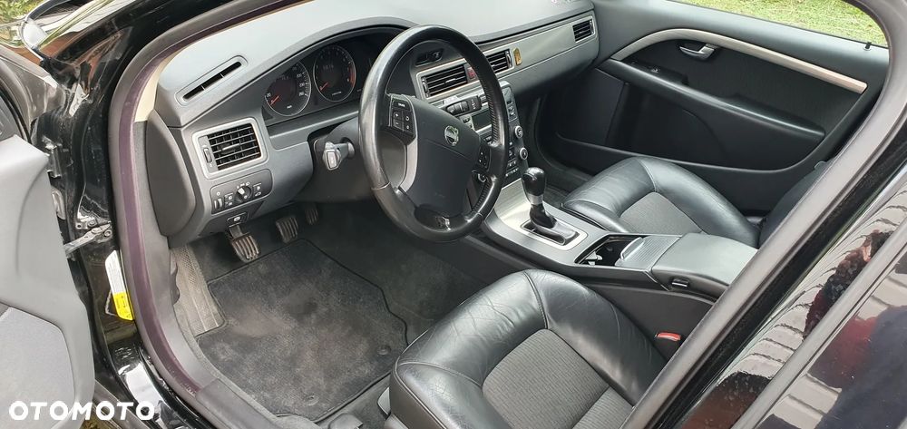 Volvo V70 2.0 Momentum - 7