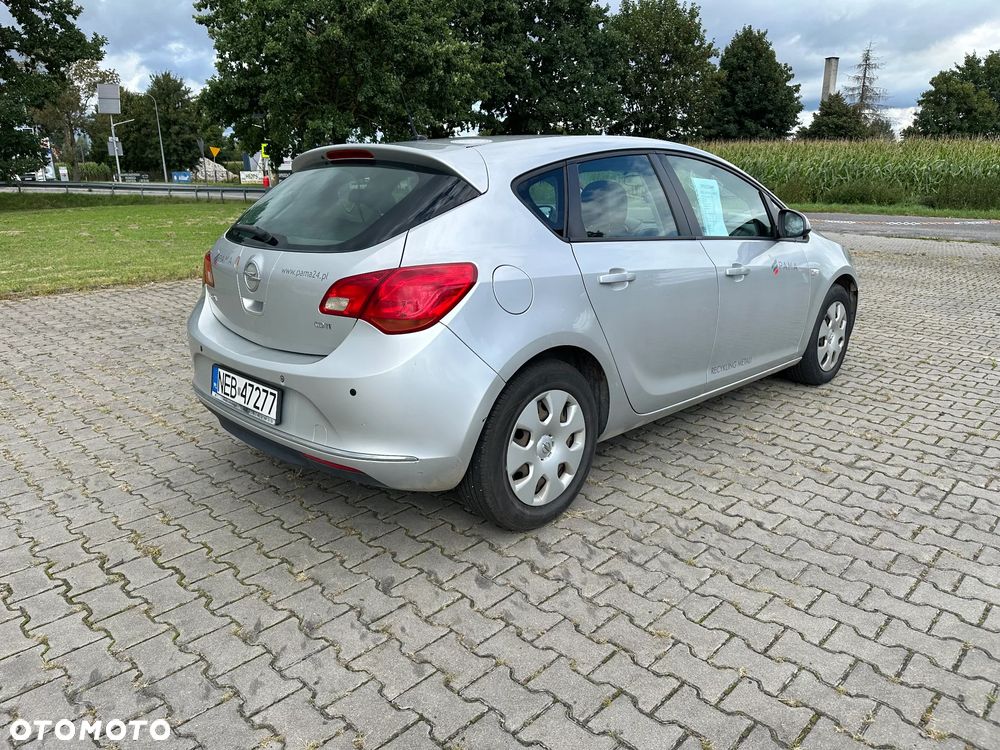 Opel Astra 2014 photo 4