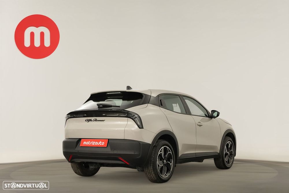 Alfa Romeo Junior Elletrica 50 kWh - 4