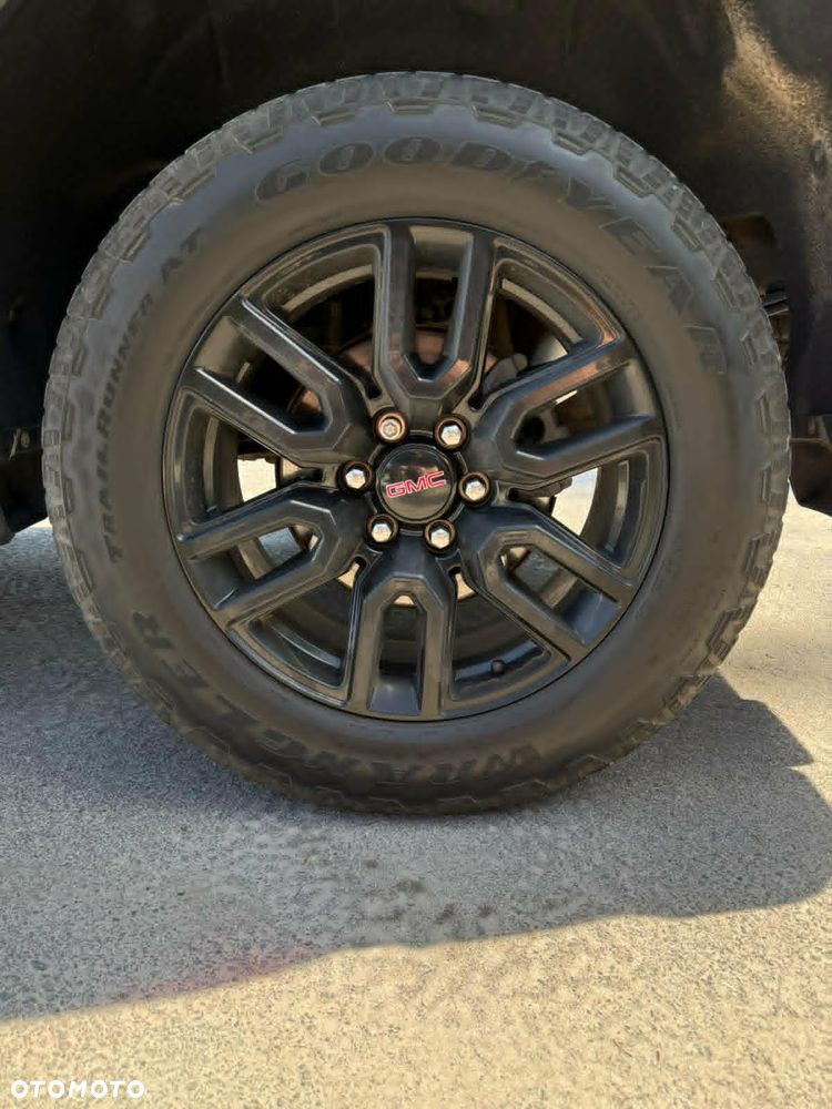 GMC Sierra - 8