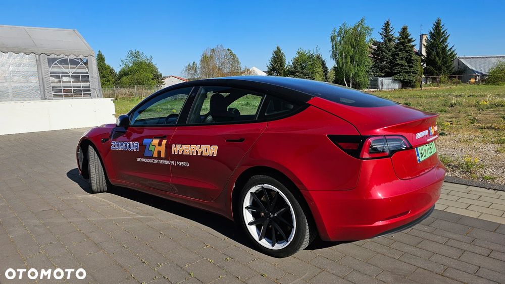 Tesla Model 3 - 3