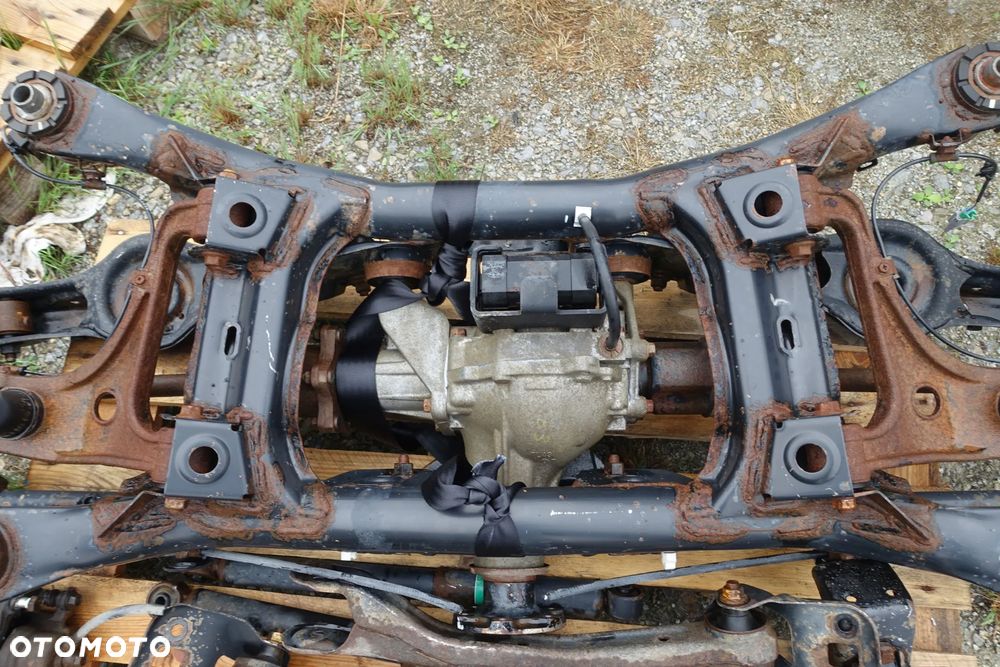 ZAWIESZENIE TYLNE MOST WAHACZ GRAND VITARA II 09r. - 2