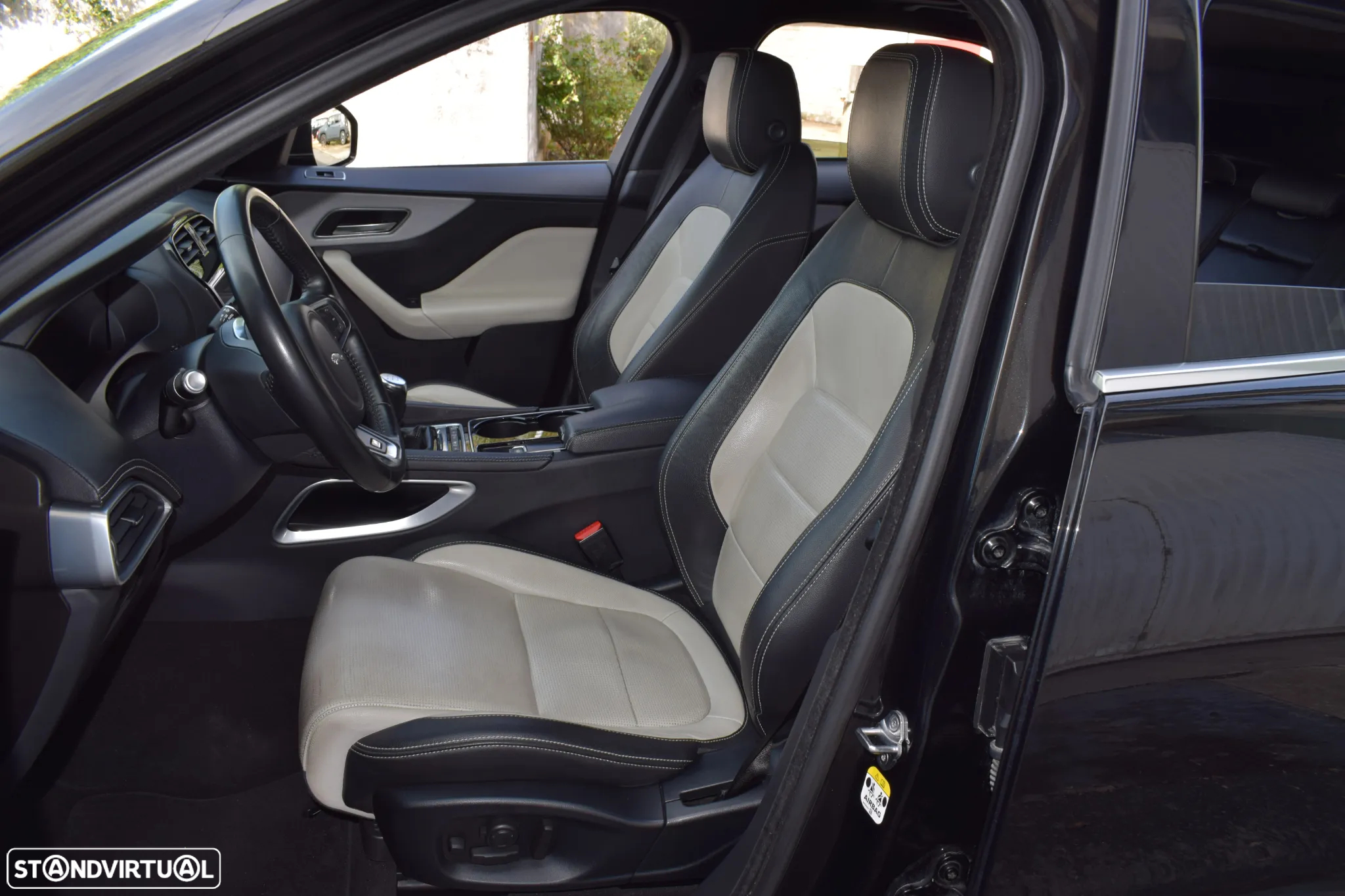 Jaguar F-Pace 2.0 i4D R-Sport AWD - 36