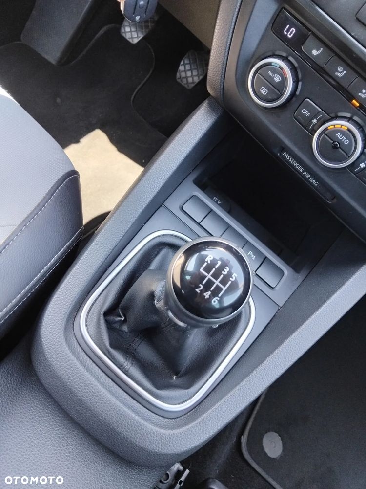 Volkswagen Jetta 2.0 TDI Highline - 15