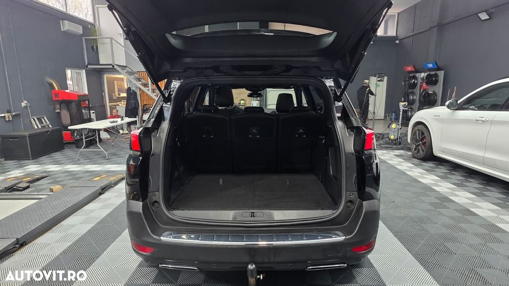 Peugeot 5008 - 9