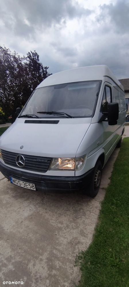 Mercedes-Benz Sprinter - 9