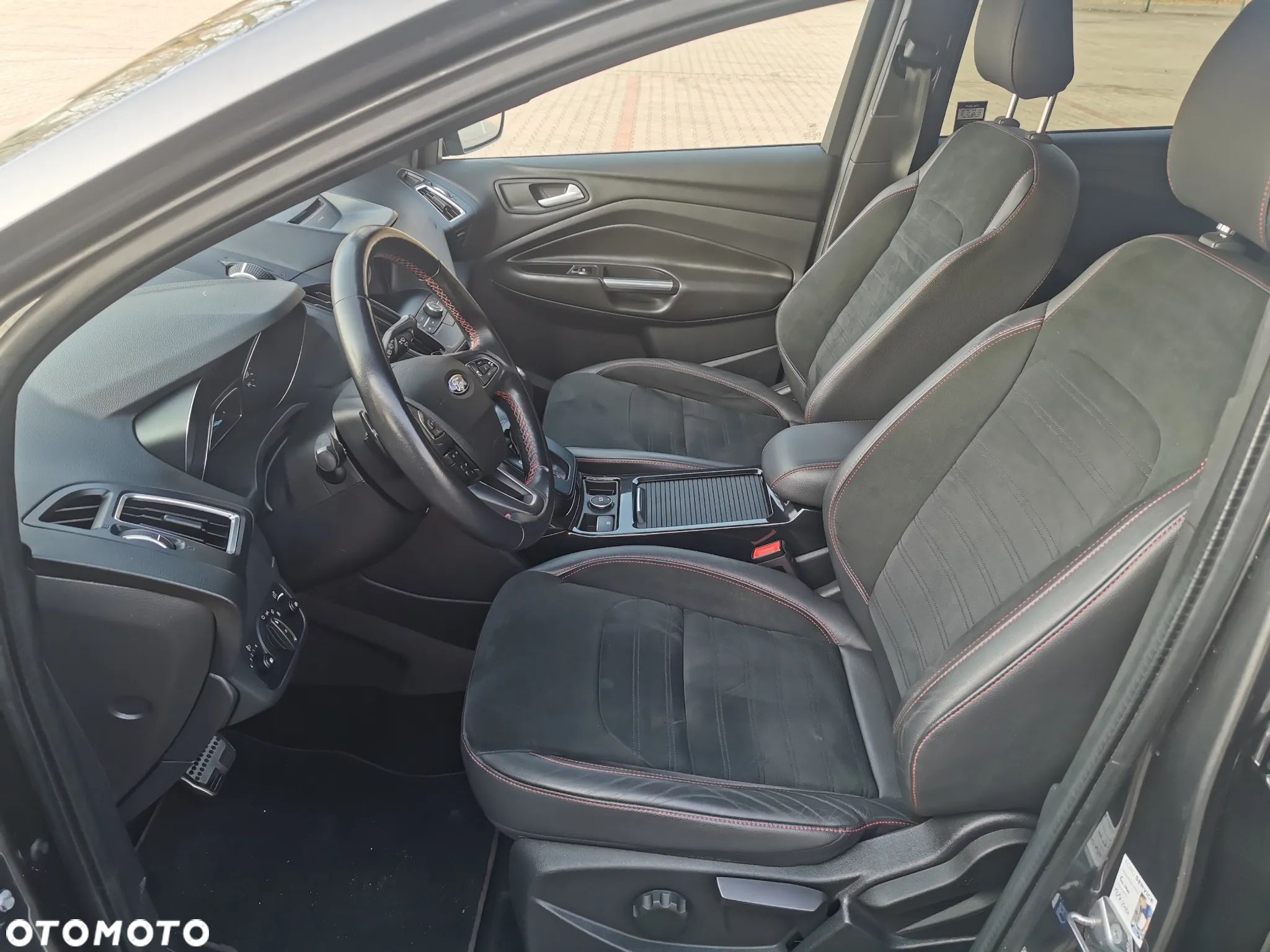 Ford Kuga 1.5 EcoBlue ST-LINE - 12