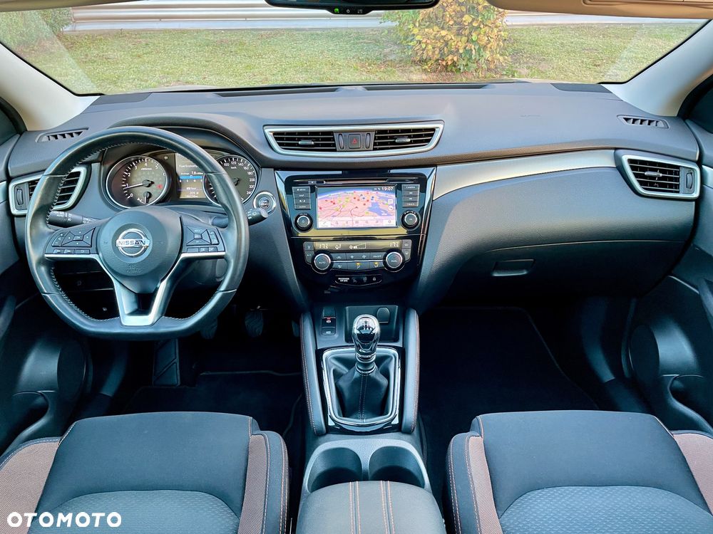 Nissan Qashqai 1.3 DIG-T N-Motion - 24