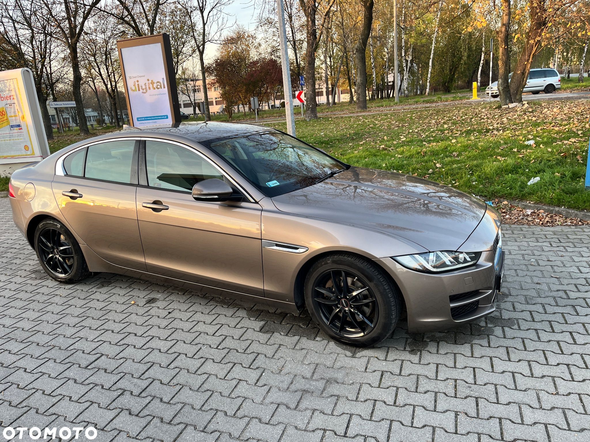 Jaguar XE 2.0 D Pure - 1