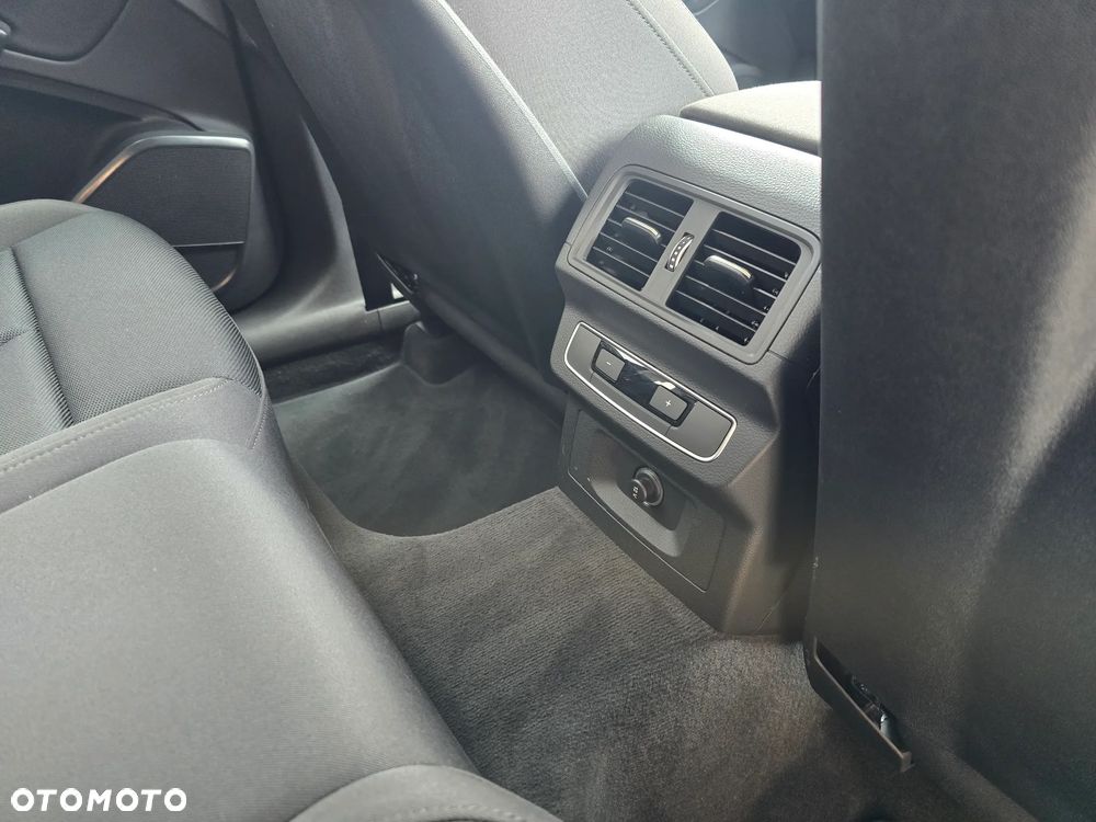 Audi Q5 40 TDI quattro S tronic S line business - 33