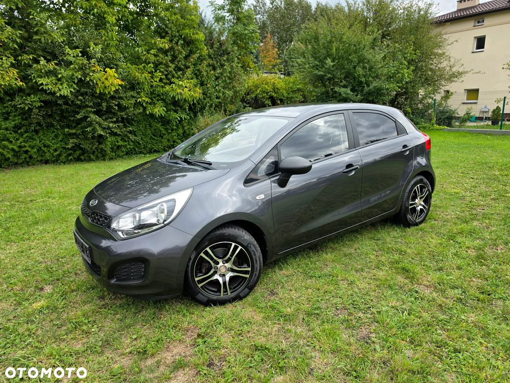 Kia Rio 1.2 Fifa World Cup Edition - 14
