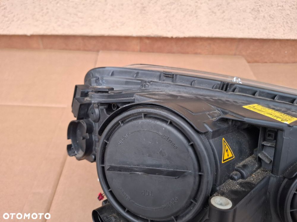 lampa przednia skoda yeti 5l lift xenon oryginał - 9